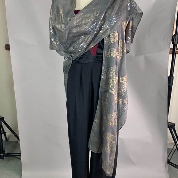 Sparkles on grey, muslin, glam at home throw - Picture 3 of 5